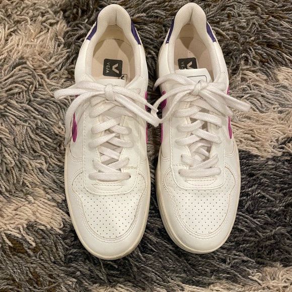 Veja Women's White and Pink Sneakers - Picture 4 of 7
